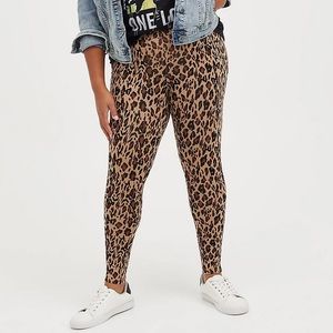 Torrid Size 1 Leopard Leggings with Pockets